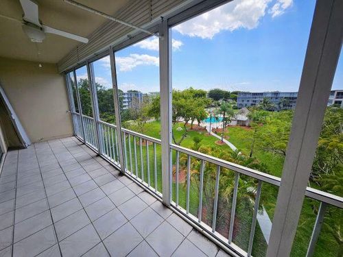 504-4650 Washington St, Hollywood, FL, 33021-7669 | Card Image