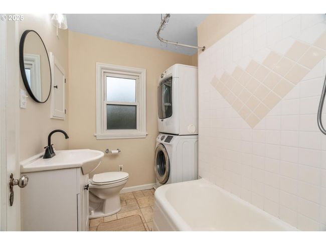 Bathroom-Main | Image 12