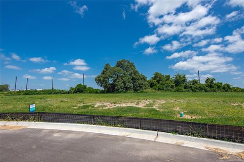 512 Trend View Dr, Weimar, TX, 78962 | Card Image