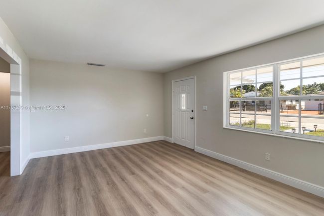 395 W 39 Th Pl, House other with 4 bedrooms, 2 bathrooms and null parking in Hialeah FL | Image 6