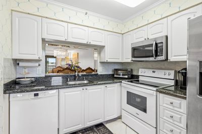 307 - 6866 Huntington Lane, Condo with 2 bedrooms, 2 bathrooms and null parking in Delray Beach FL | Image 3