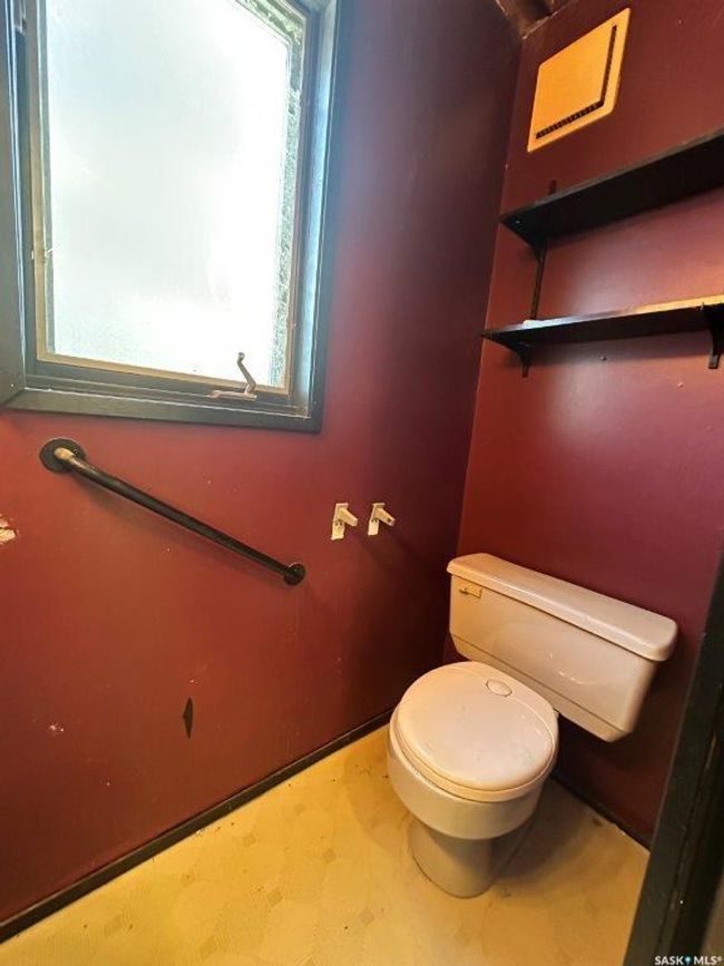 502 Busteed St, House other with 6 bedrooms, 4 bathrooms and 6 parking in Kerrobert SK | Image 18