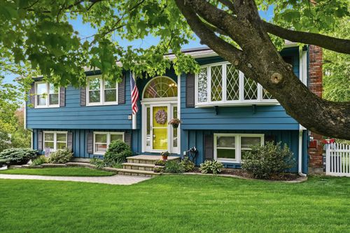 40 Sherwood Cir, Salem, NH, 03079-3243 | Card Image
