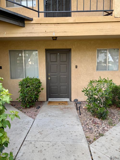 10688 S Camino Del Sol, Yuma, AZ, 85367-7345 | Card Image