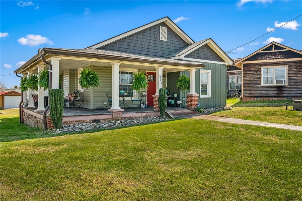 Walnut St, Seneca, SC 29678