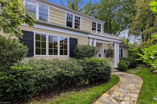 2004 Reynolda Road, Winston-Salem, NC, 27106 | Card Image