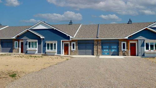 {{alt}} | Card Image