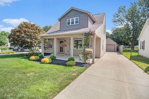 121 S Biggs St, Belleville, MI, 48111-3618 | Card Image