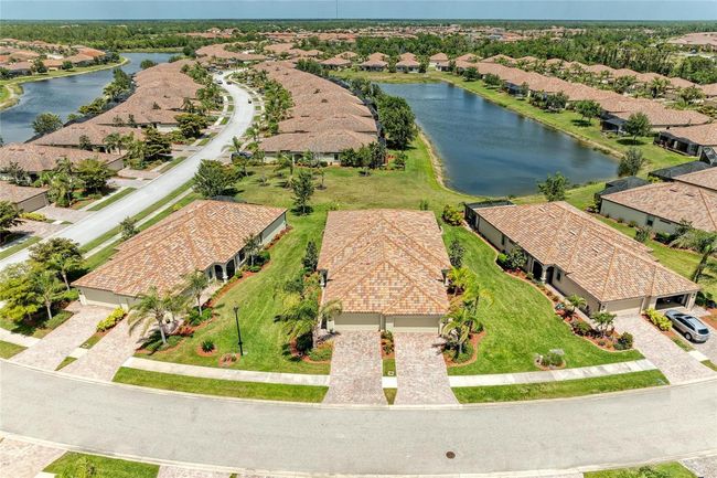 19889 Benissimo Dr, House other with 2 bedrooms, 2 bathrooms and null parking in VENICE FL | Image 17