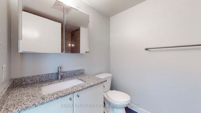1305 - 18 Harbour St, Condo with 2 bedrooms, 2 bathrooms and 1 parking in Toronto ON | Image 15