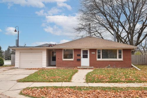 5607 N Argyle Avenue, GLENDALE, WI, 53209 | Card Image