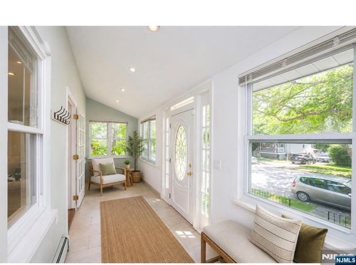 160 Mt Vernon St, Ridgefield Park, NJ, 07660-1730 | Card Image