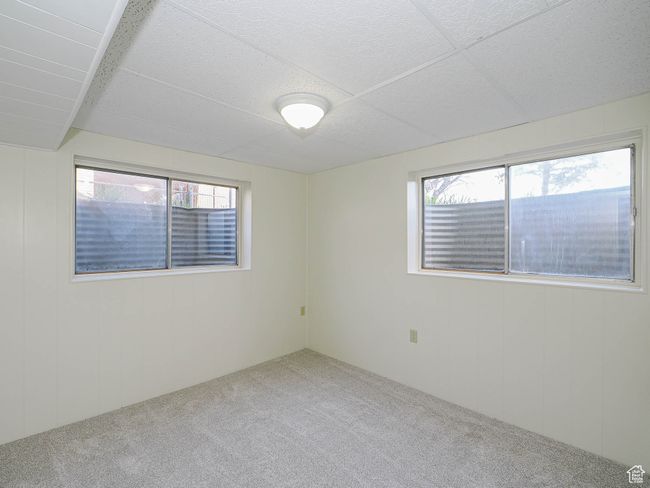 Empty room with carpet | Image 47
