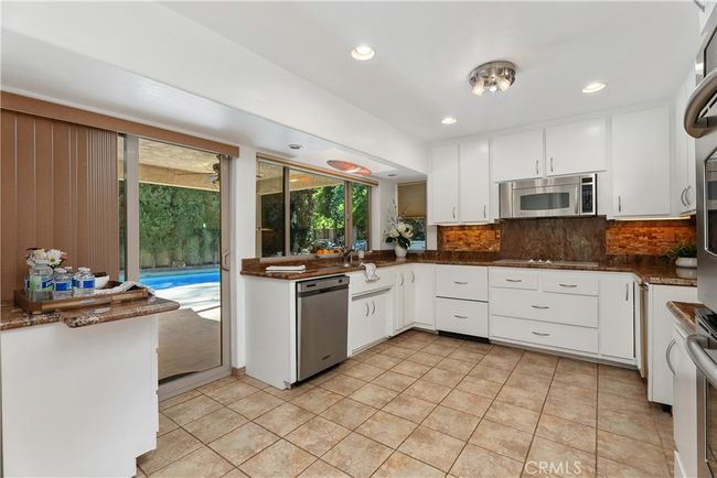 Kitchen | Image 24