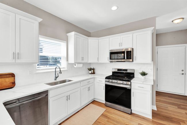 2512 E Maple Rd, House other with 4 bedrooms, 3 bathrooms and null parking in Troy MI | Image 9