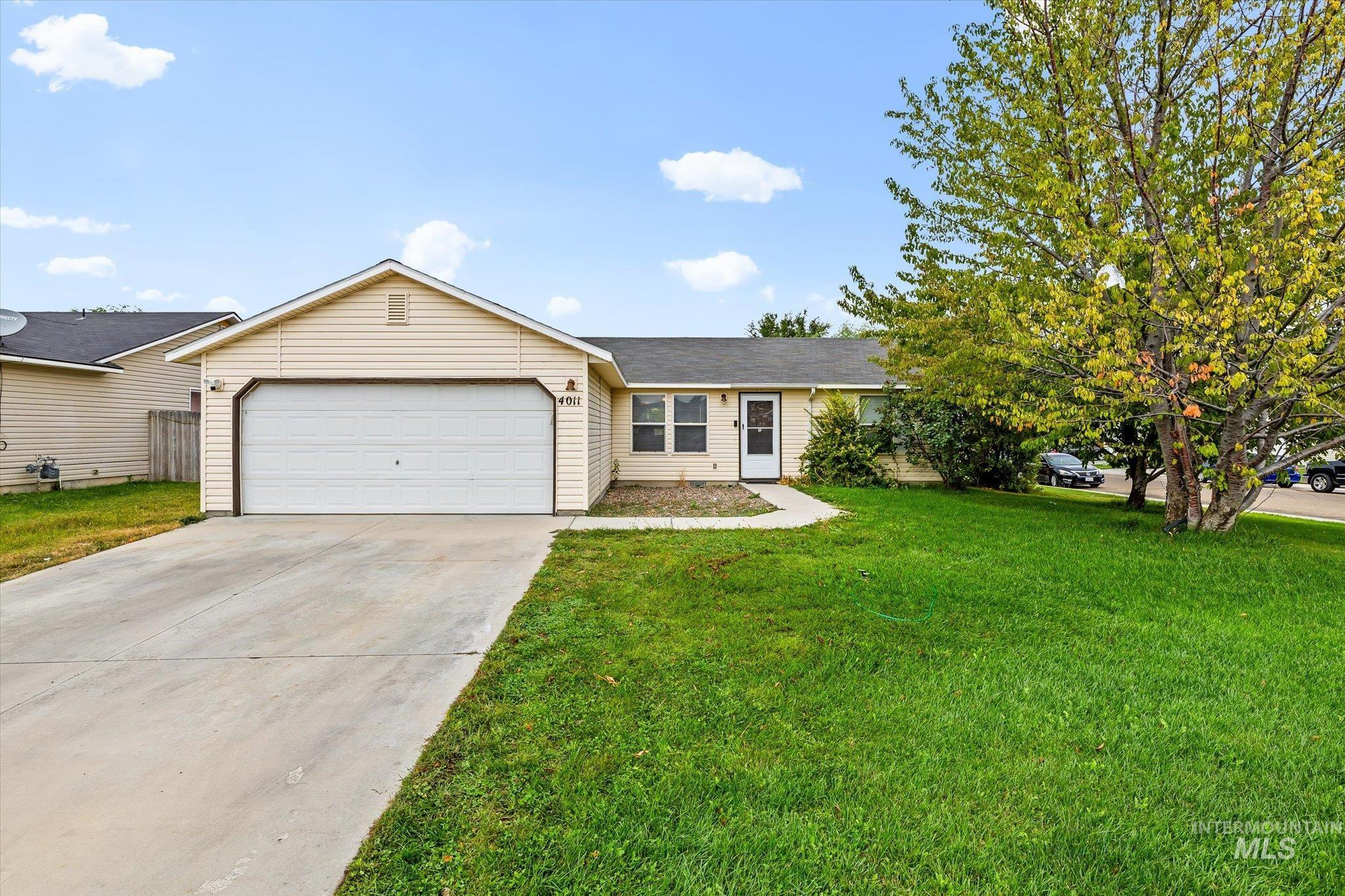 Groveton St, Caldwell, ID 83607