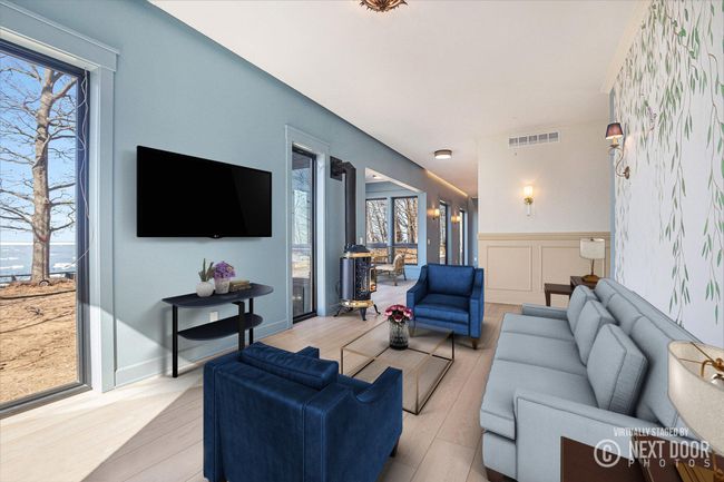Living Room | Image 32