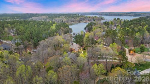 8915 Linden Grove Ct, Sherrills Ford, NC, 28673-3007 | Card Image