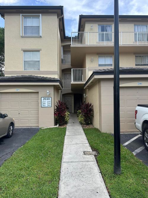apt-209-2040 Greenview Shores Blvd, Wellington, FL, 33414-2729 | Card Image