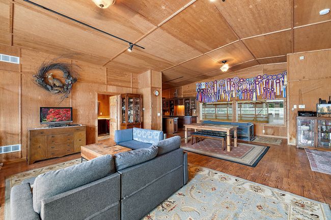 Large Open Living Area | Image 19