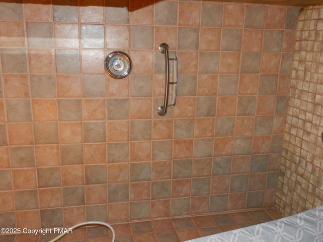 In Law Full Bath | Image 31