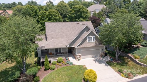 245 Whistlewood Ln, Hendersonville, NC, 28739-8732 | Card Image