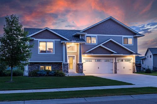 1711 Redhawk Way, Mayer, MN, 55360-4401 | Card Image