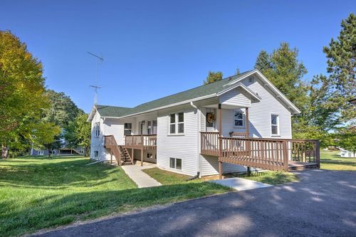 S5667 Old Lake Rd, Baraboo, WI, 53913-8821 | Card Image