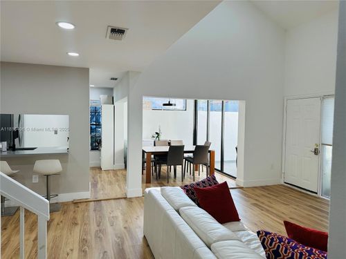 1-20903 Leeward Ct, Aventura, FL, 33180-3872 | Card Image