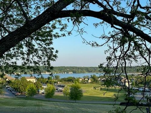 1061 Lakeland Ln, Lake Geneva, WI, 53147-5021 | Card Image