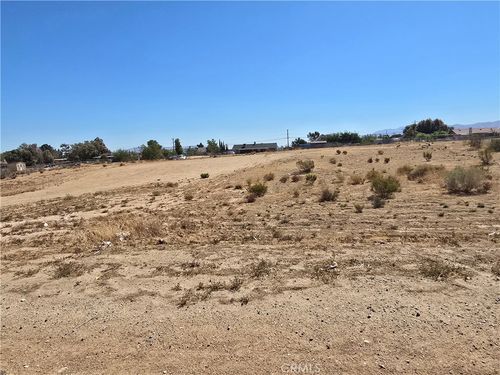 11407 Hesperia Rd, Hesperia, CA, 92345-2170 | Card Image