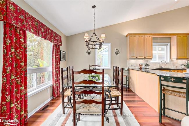 15 Westwind Dr, House attached with 4 bedrooms, 2 bathrooms and 2 parking in Collingwood ON | Image 13