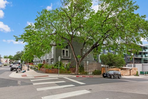 13-1305 E 6th St, Austin, TX, 78702-3374 | Card Image