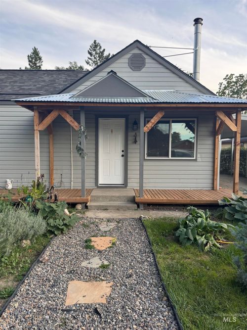 315 W Montana Ave, Homedale, ID, 83628-3122 | Card Image