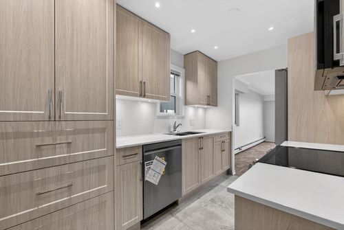 304-2145 2nd Ave W, Vancouver, BC, V6K1H7 | Card Image