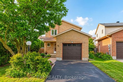 31 Coolspring Cres, Nepean, ON, K2E7M9 | Card Image