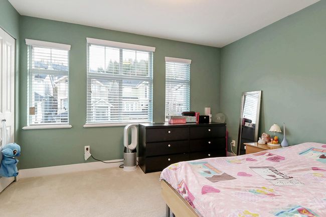 10499 Mceachern St, House other with 4 bedrooms, 4 bathrooms and 4 parking in Maple Ridge BC | Image 16