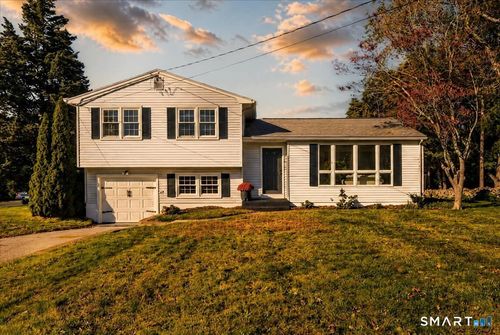 29 Old Black Point Rd, Niantic, CT, 06357-2815 | Card Image