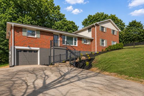 1320 Bellshire Dr, Nashville, TN, 37207-1648 | Card Image