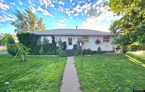 586 S Day St, Powell, WY, 82435 | Card Image