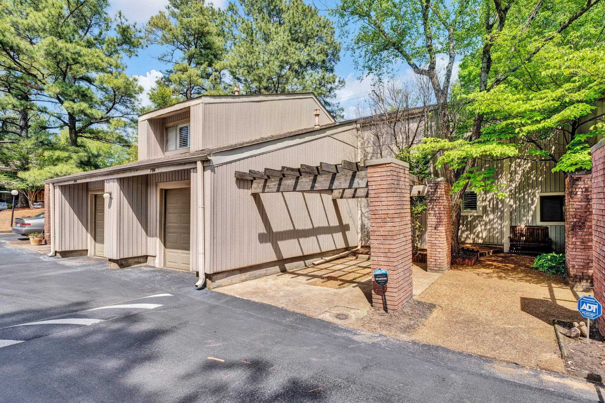 Thistledown Dr, Memphis, TN 38117