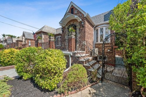 ph-64 Alderton St, Rego Park, NY, 11374-5011 | Card Image
