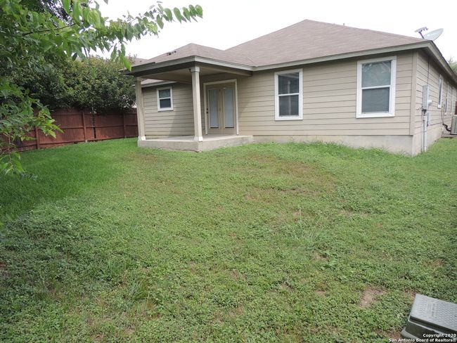 9930 Shawnee Blf, House other with 4 bedrooms, 2 bathrooms and null parking in Converse TX | Image 15