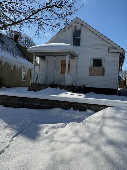 195 5th St, Rochester, NY, 14605-2418 | Card Image