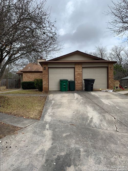 6311 Worchester Knls, San Antonio, TX, 78233-7135 | Card Image