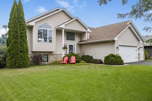 633 Arlo Ln, Circle Pines, MN, 55014-5506 | Card Image