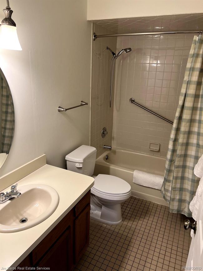 906 Neff Rd, House other with 2 bedrooms, 1 bathrooms and null parking in Grosse Pointe MI | Image 6
