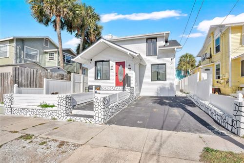207 S Oleander Ave, Daytona Beach, FL, 32118-4325 | Card Image