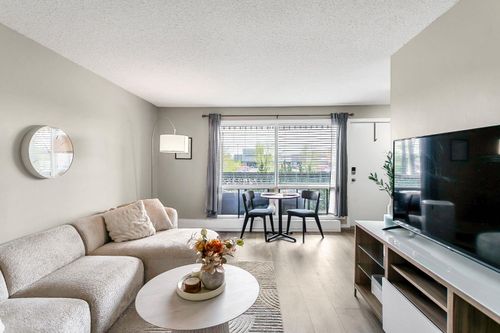 20-3519 49 St Nw, Calgary, AB, T3A2C7 | Card Image