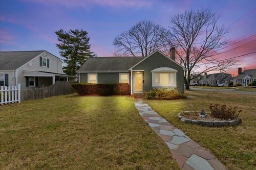 49 Cove St, Pawtucket, RI, 02861-1509 | Card Image